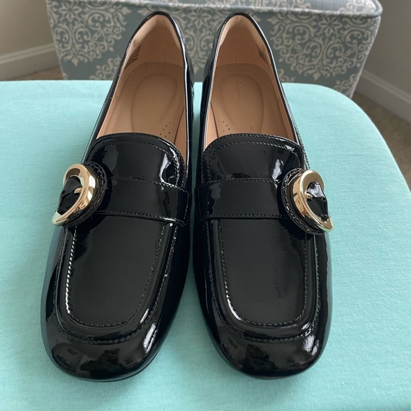 Clarks Daiss 30 Black Patent Shoes size 9.5 NIB - Picture 2 of 7